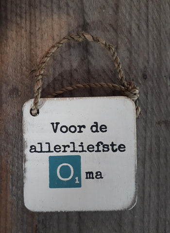 Houten label aan touw - Voor de allerliefste Oma
